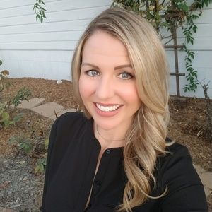 Meet your Posher, Courtney